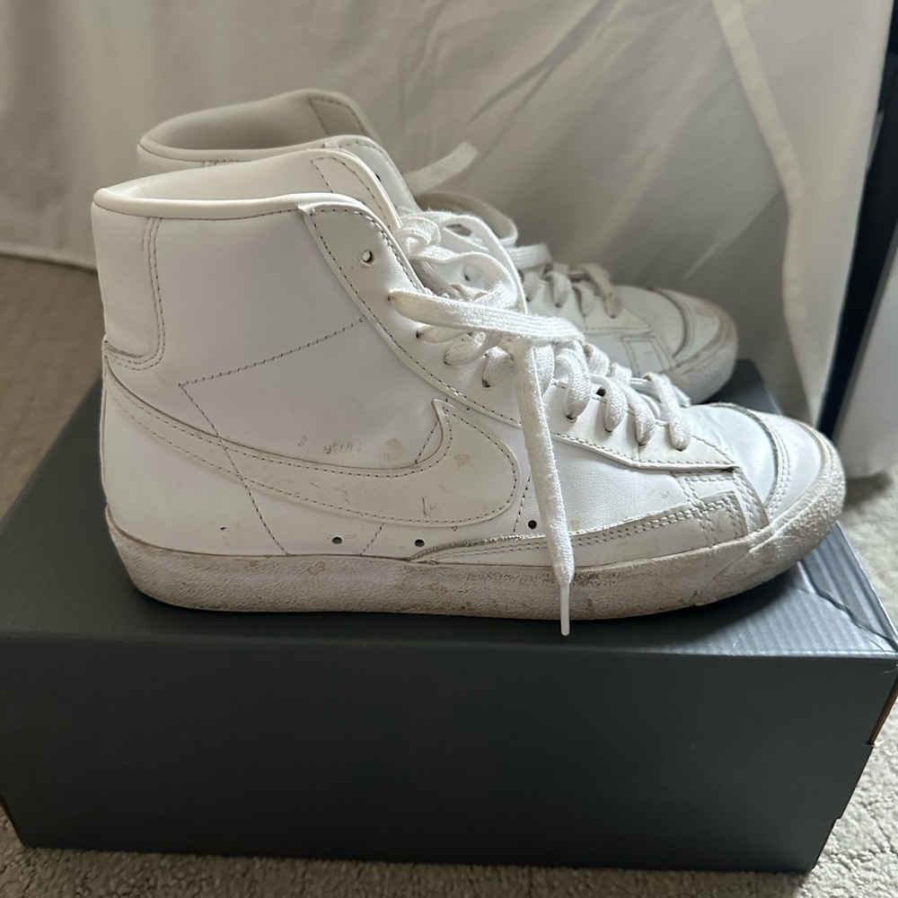 White Nike Blazers- Women’s 9!
